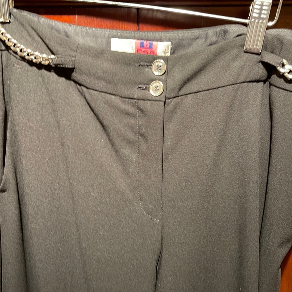 Michael Kors wide leg cuff pant with chain detail at the waist . Size 6